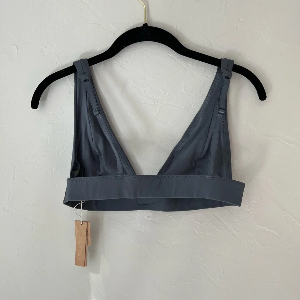 🩶SKIMS SWIM PLUNGE BIKINI TOP GUNMETAL M
